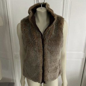 GAP - Reversible Faux Fur Vest